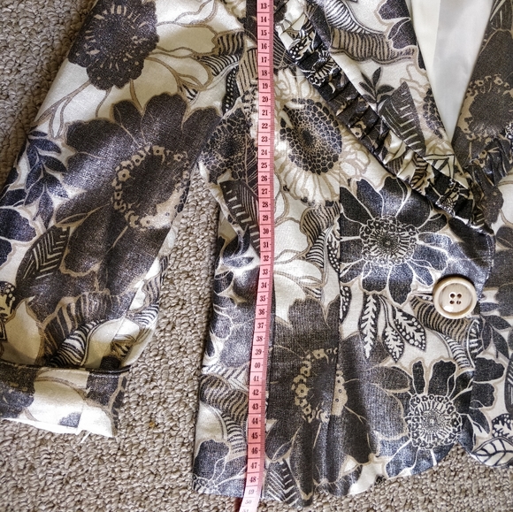 Boho Chic Floral Linen Blazer | size 6 - Picture 9 of 16